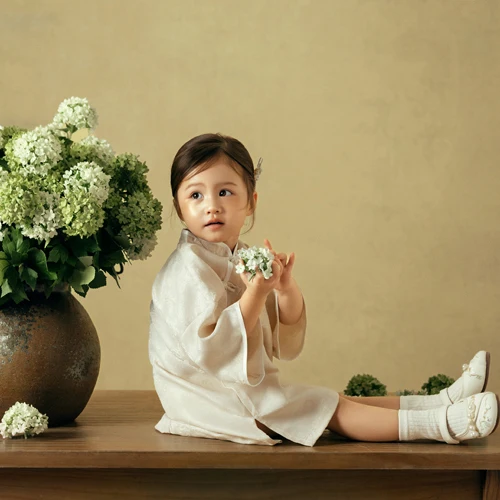 芳妮豆丁儿童摄影 花下童扇