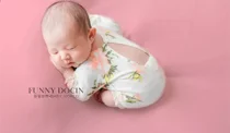 新生儿到底应该多抱抱还是多躺躺呢？