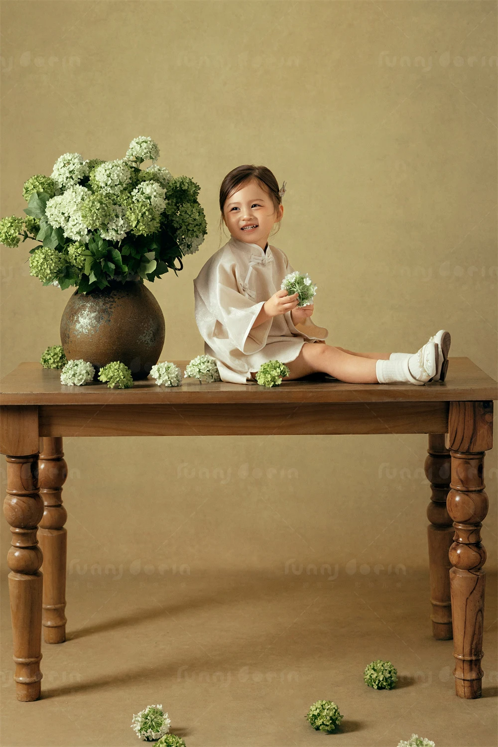 芳妮豆丁儿童摄影 花下童扇