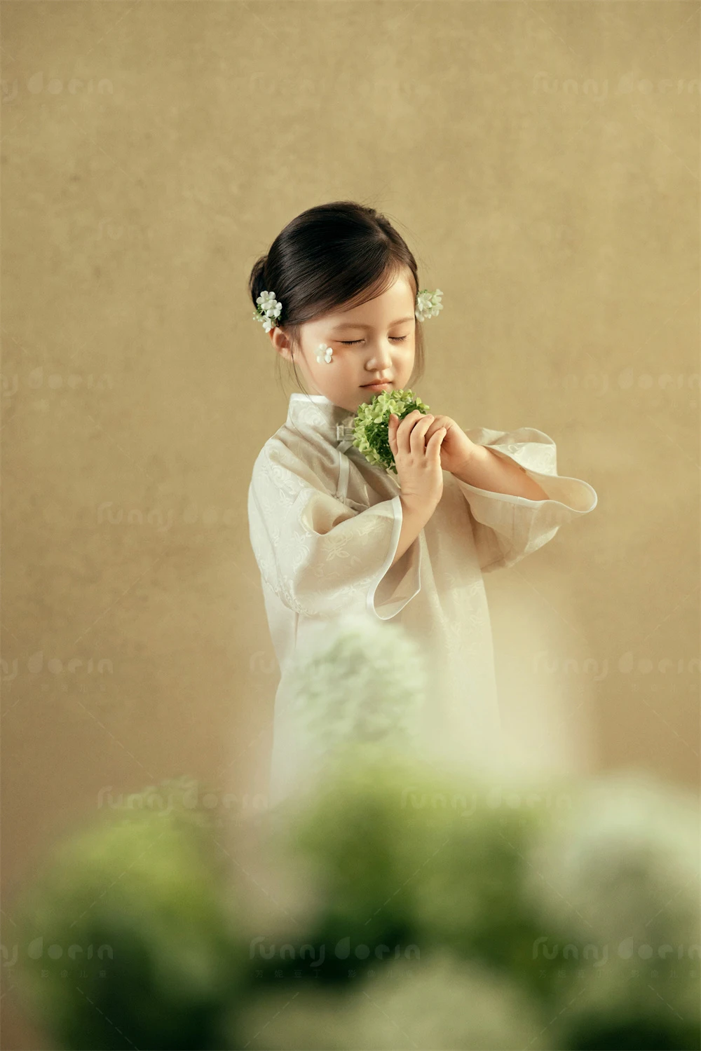 芳妮豆丁儿童摄影 花下童扇