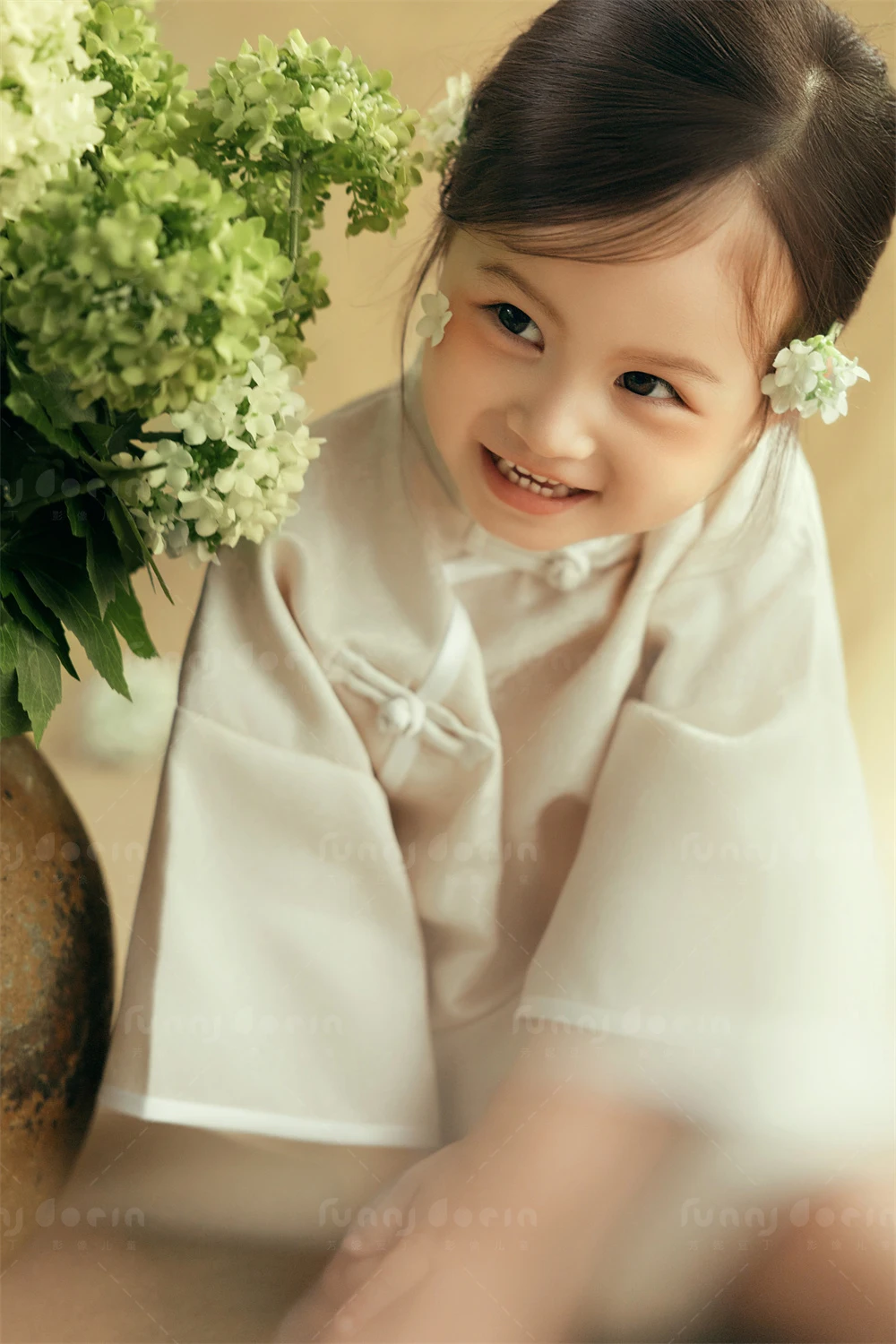 芳妮豆丁儿童摄影 花下童扇