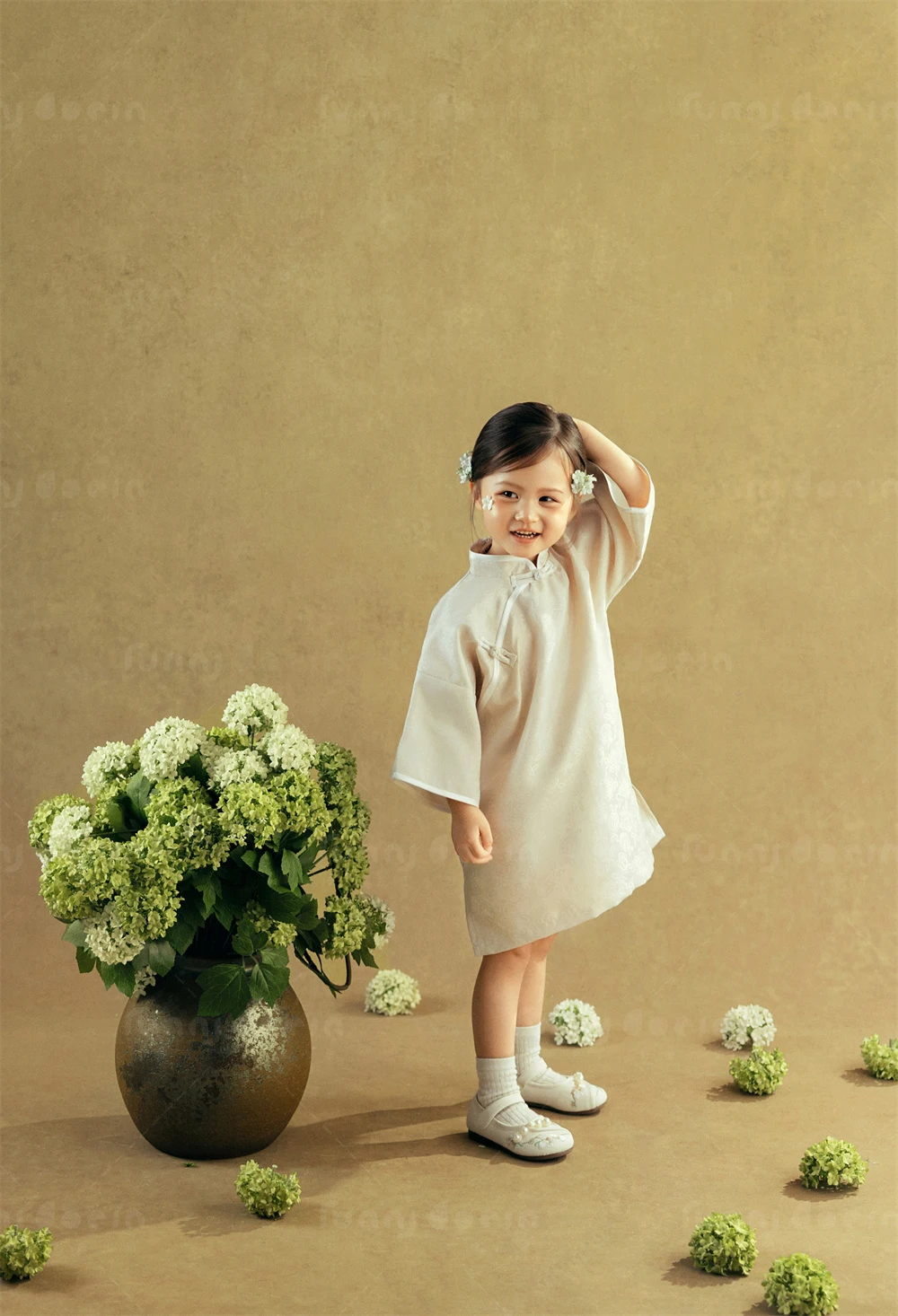 芳妮豆丁儿童摄影 花下童扇