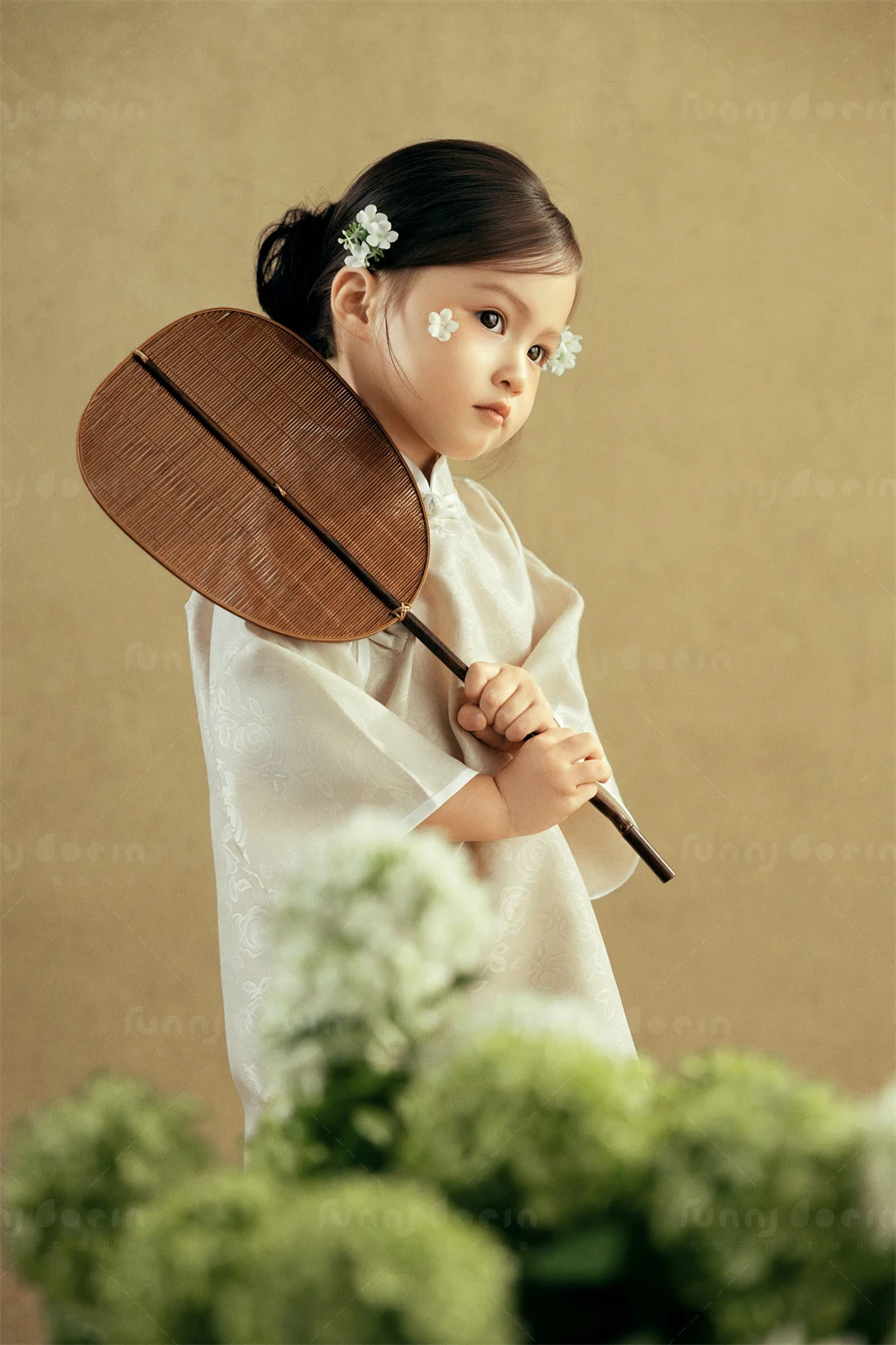 芳妮豆丁儿童摄影 花下童扇