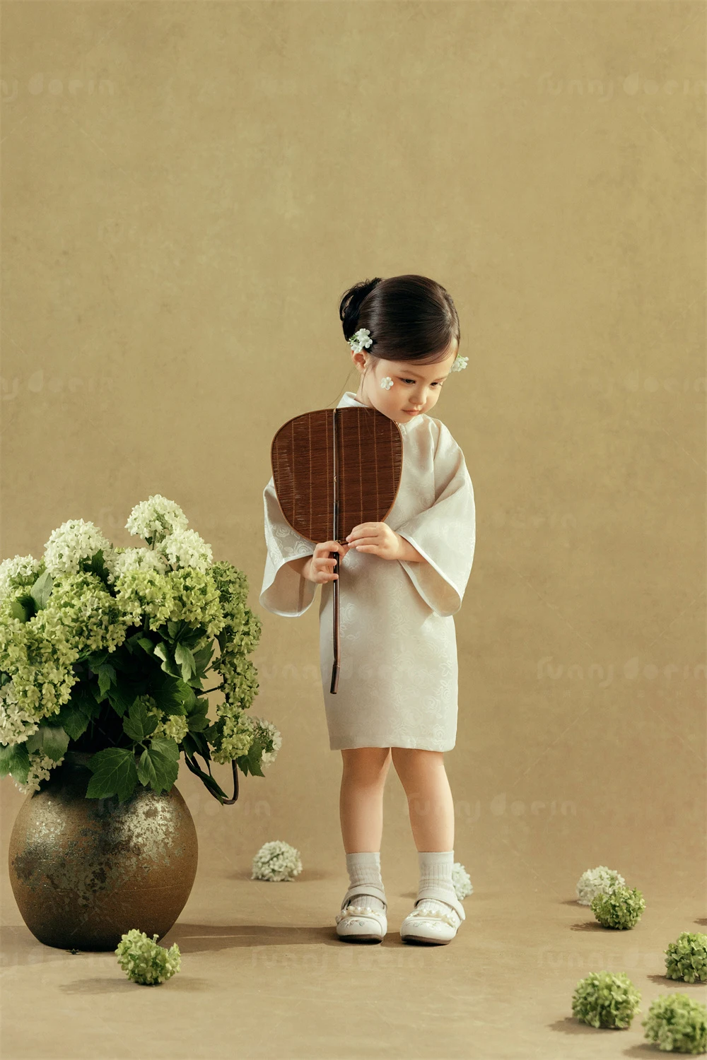 芳妮豆丁儿童摄影 花下童扇